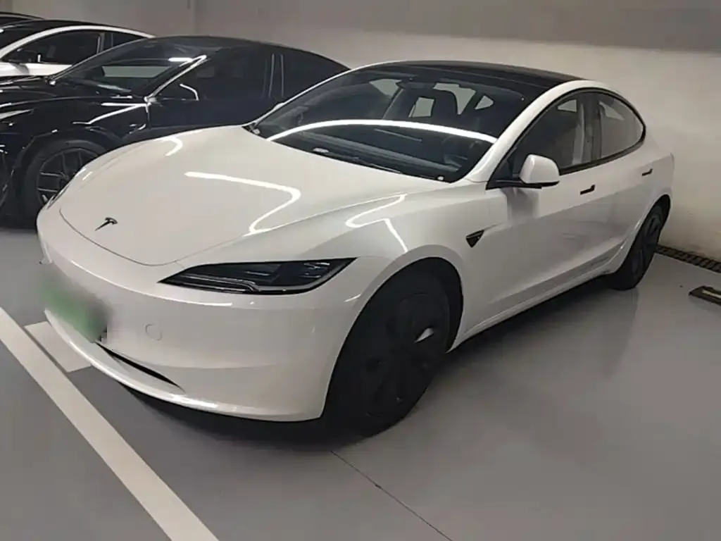 Tesla Model 3 — фото 1
