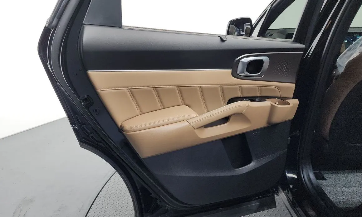 Kia Sorento — фото 6
