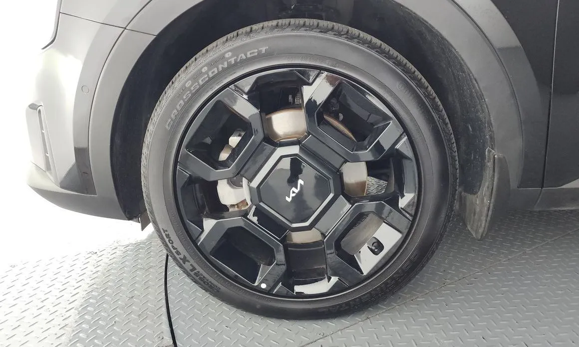 Kia Sorento — фото 10