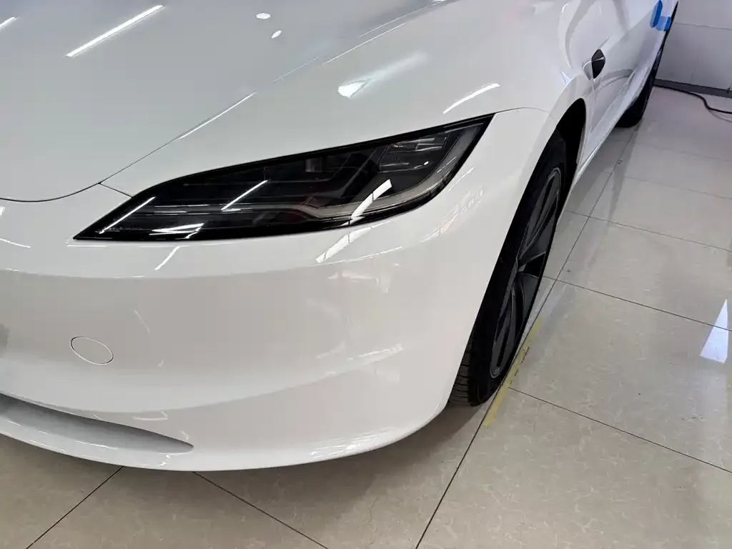 Tesla Model 3 — фото 5