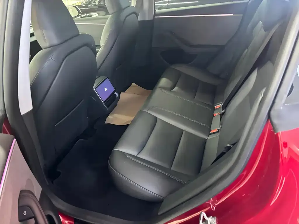 Tesla Model 3 — фото 2