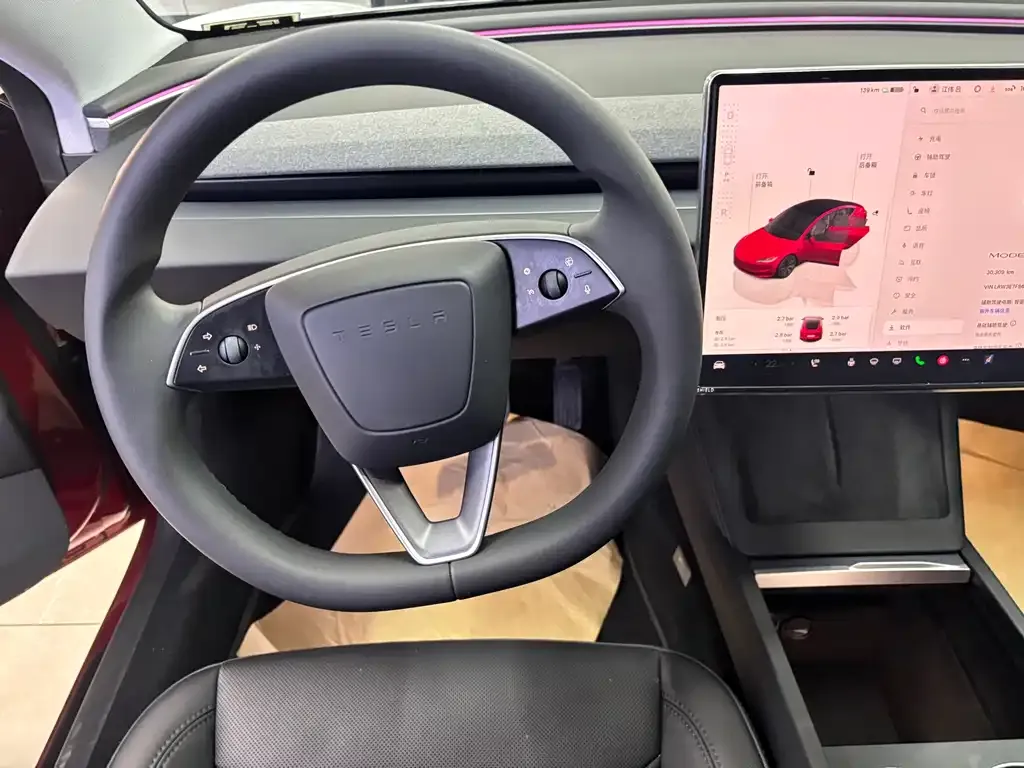 Tesla Model 3 — фото 8