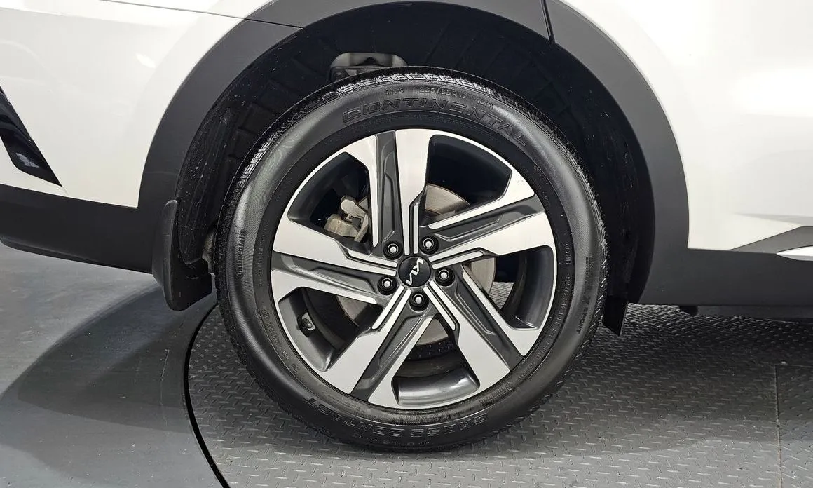 Kia Sorento — фото 7