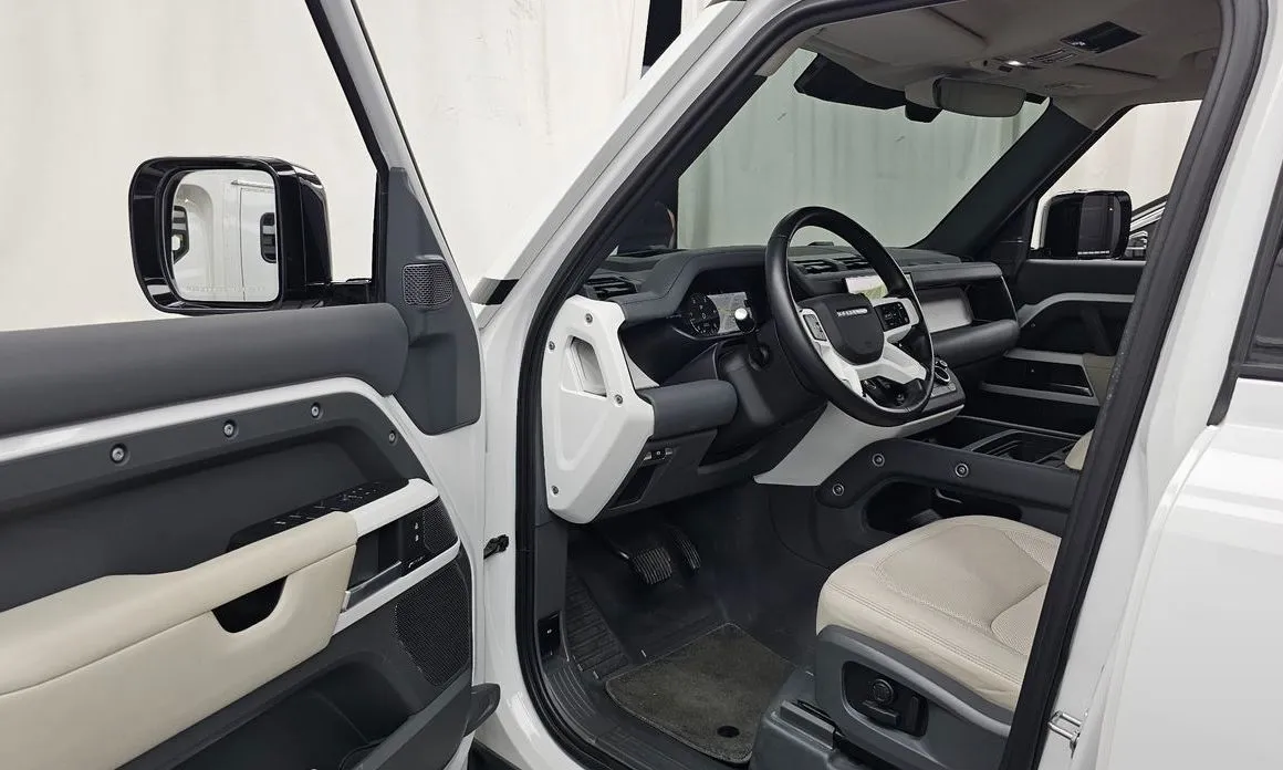 Land Rover Defender — фото 10