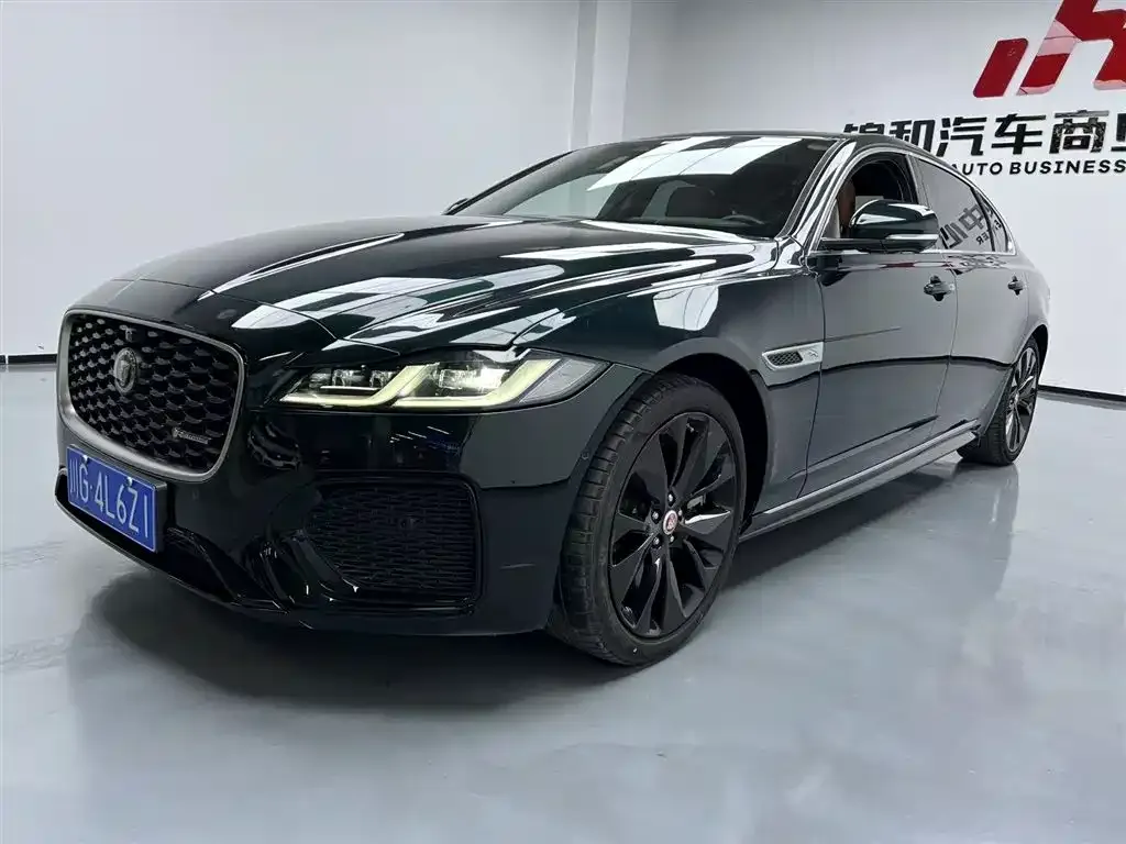 Jaguar XFL — фото 1