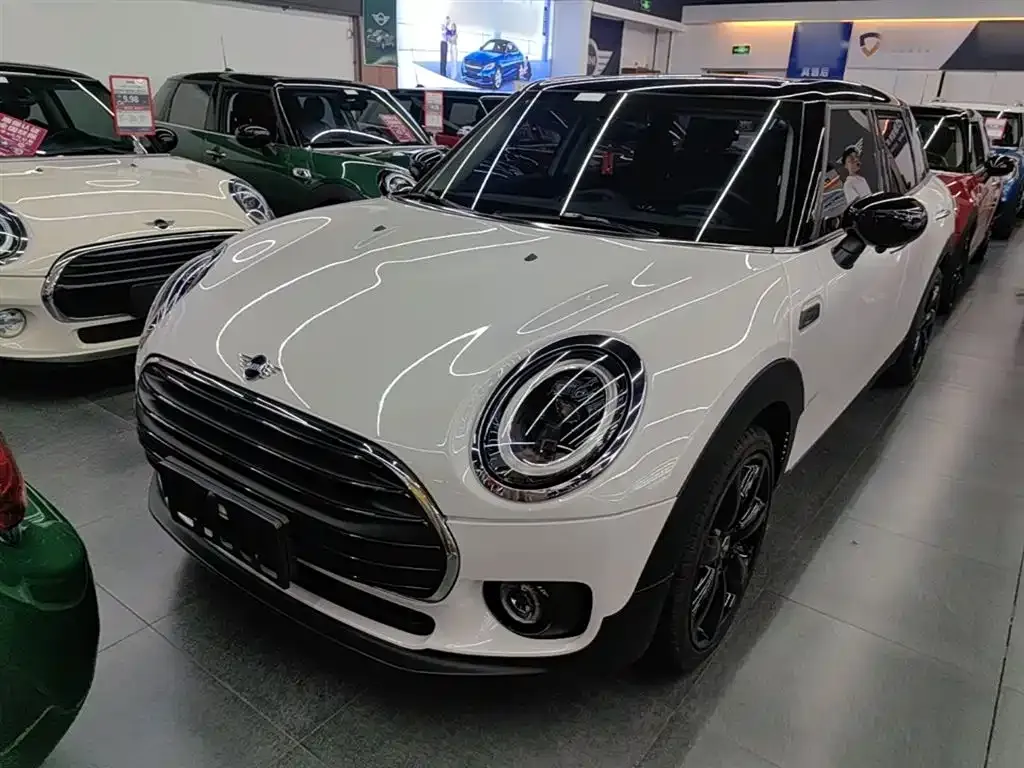 MINI Clubman — фото 1