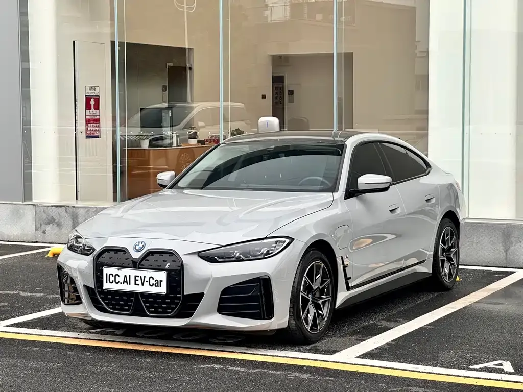 BMW i4 — фото 1