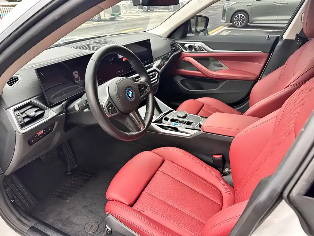 BMW i4 — фото 6