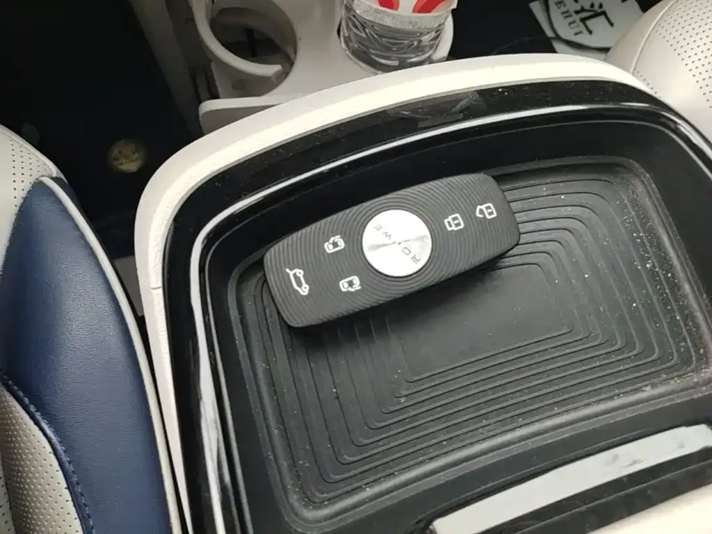 Roewe iMAX8 — фото 2