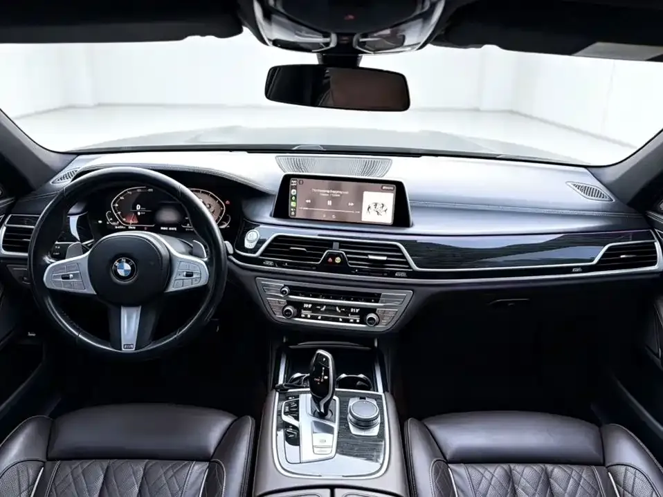 BMW 7 Series — фото 6