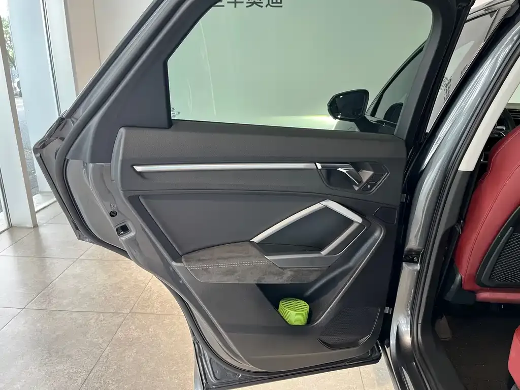 Audi Q3 Sportback — фото 3
