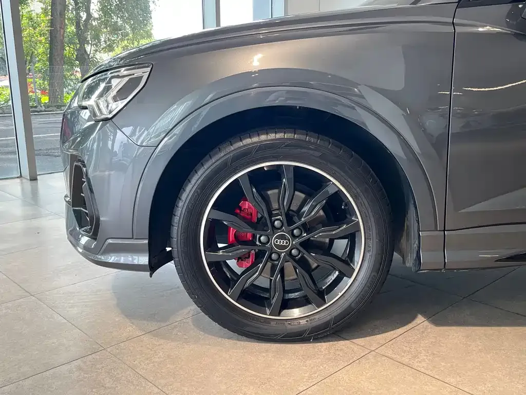 Audi Q3 Sportback — фото 9
