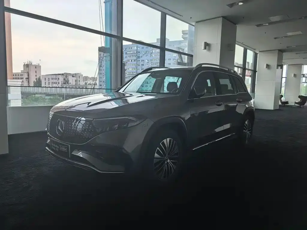 Mercedes-Benz EQB — фото 1