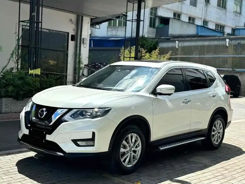 Nissan X-Trail — фото 1