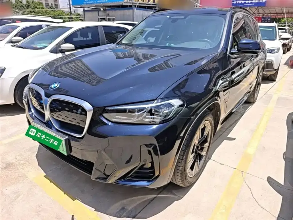 BMW iX3 — фото 1