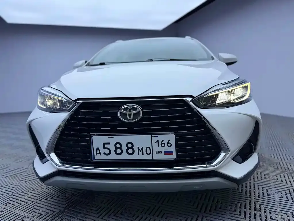 Toyota Yaris L — фото 6