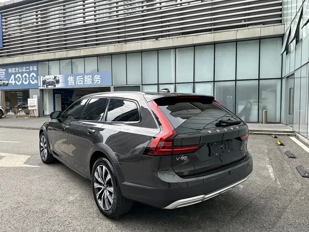 Volvo V90 — фото 10