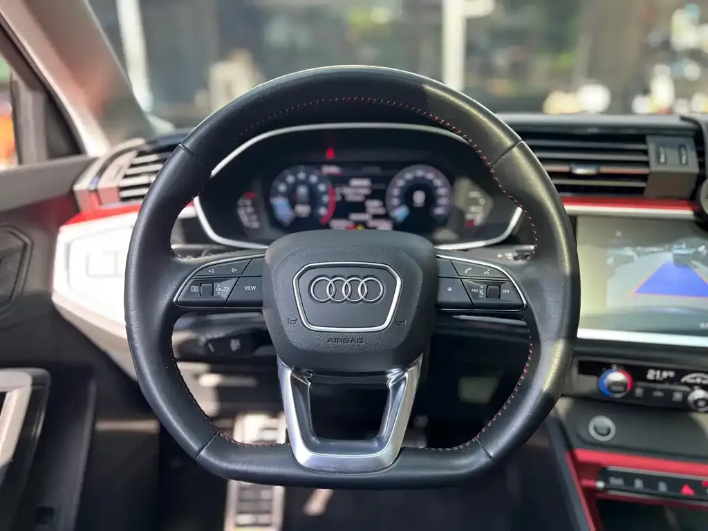 Audi Q3 — фото 4