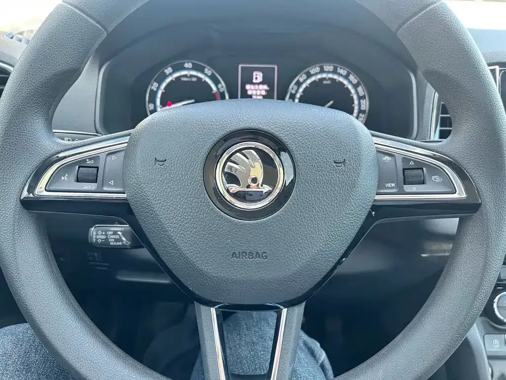 Skoda Karoq — фото 9