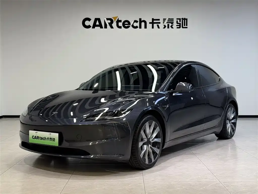 Tesla Model 3 — фото 1