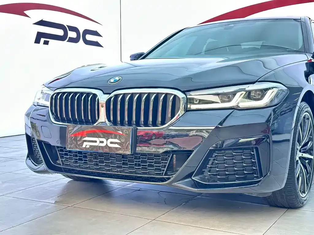 BMW 5 Series — фото 6
