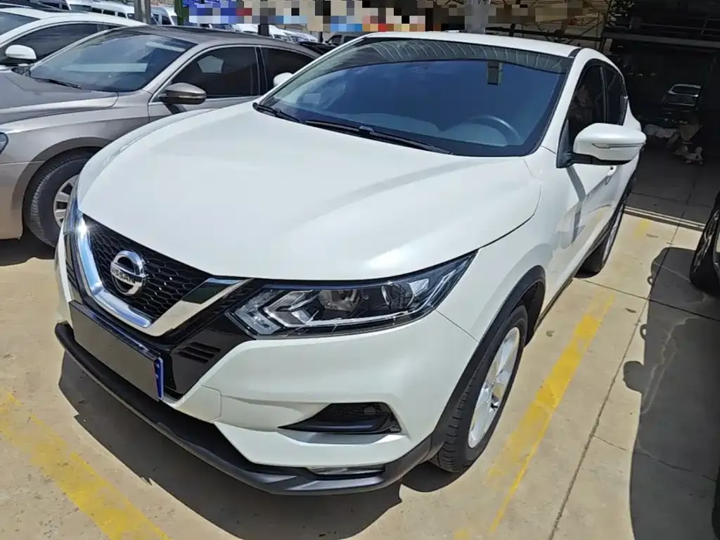 Nissan Qashqai — фото 1