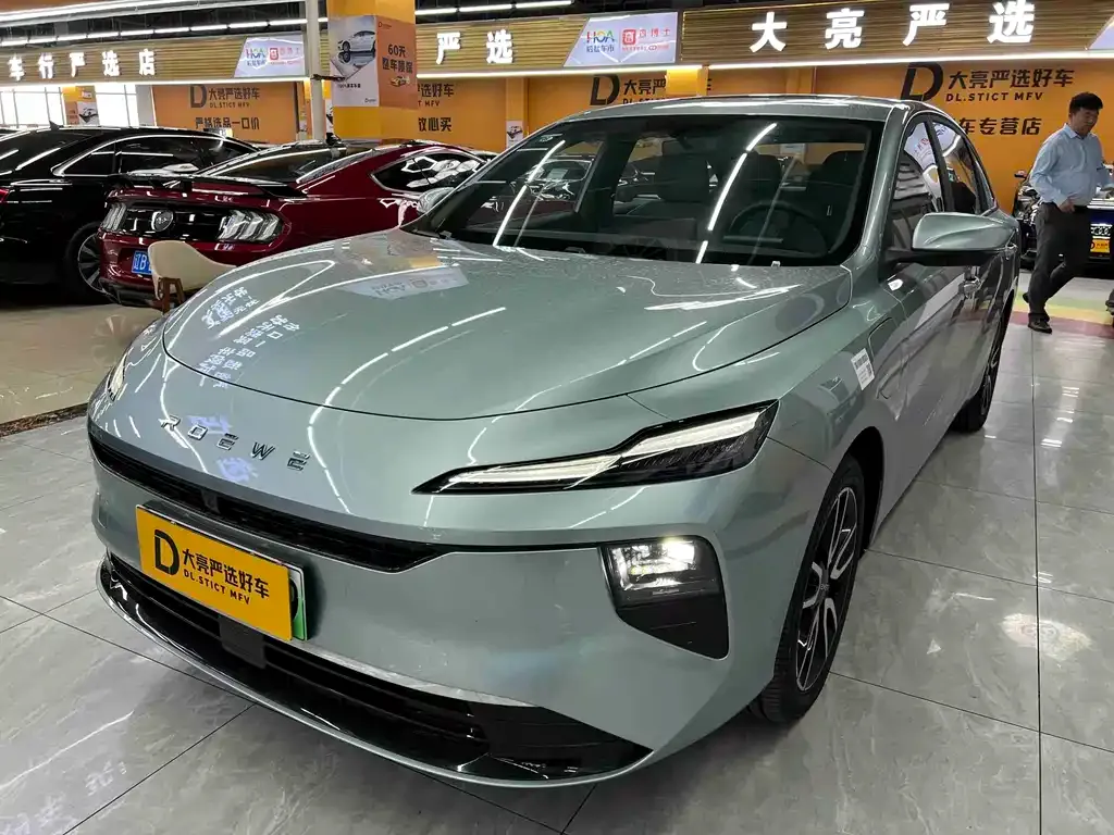 Roewe D6 — фото 1