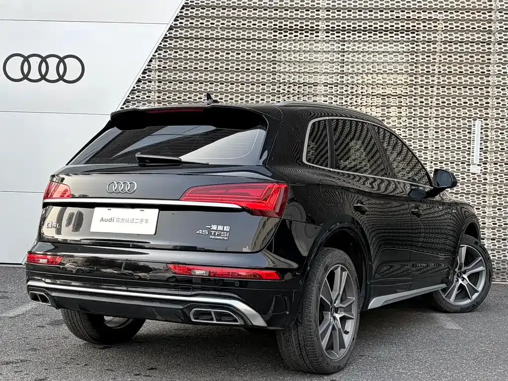 Audi Q5L — фото 7