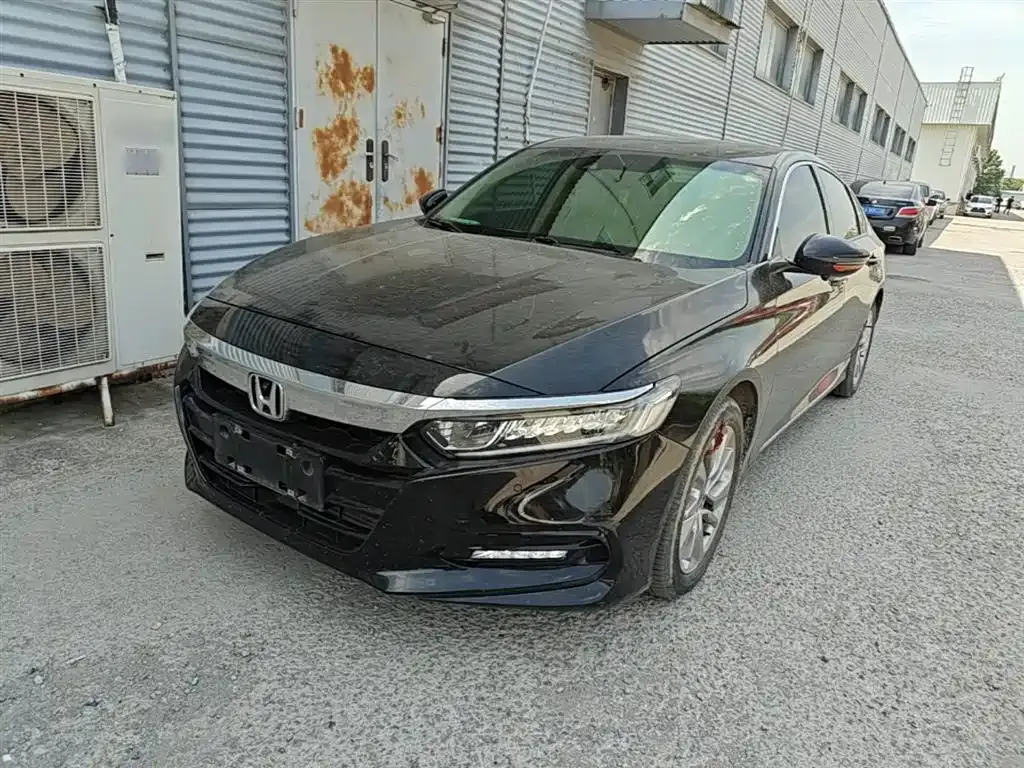 Honda Accord — фото 1