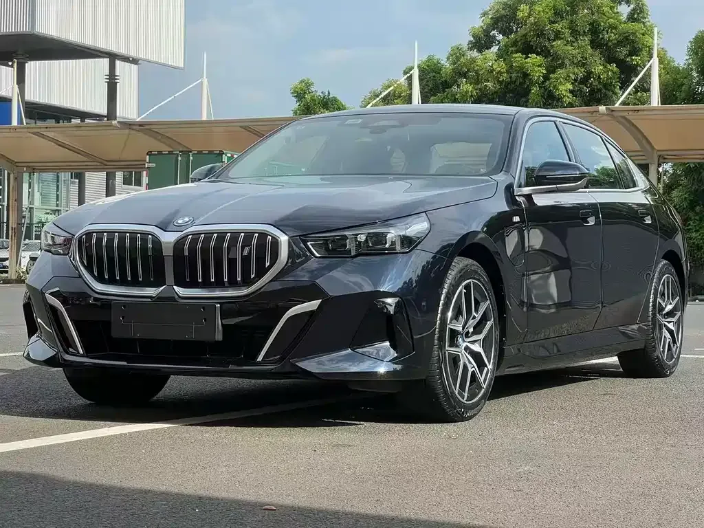 BMW i5 — фото 1