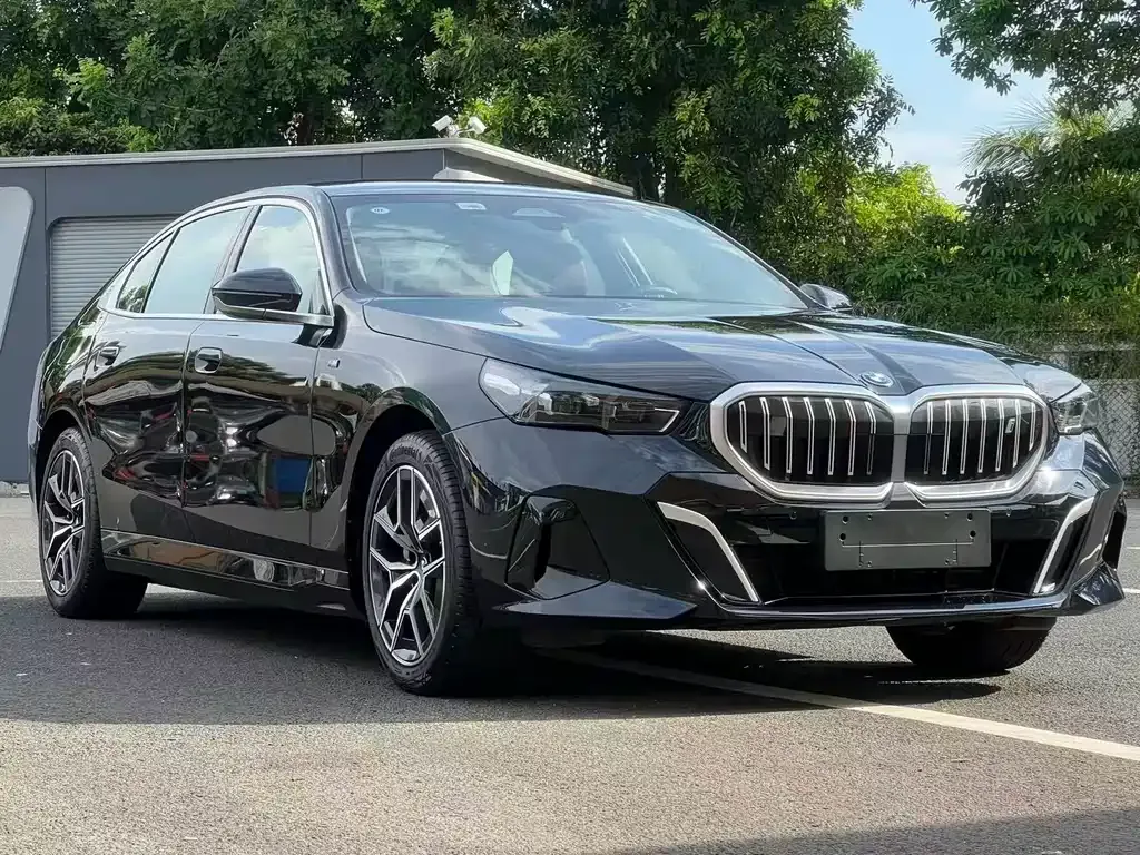 BMW i5 — фото 9
