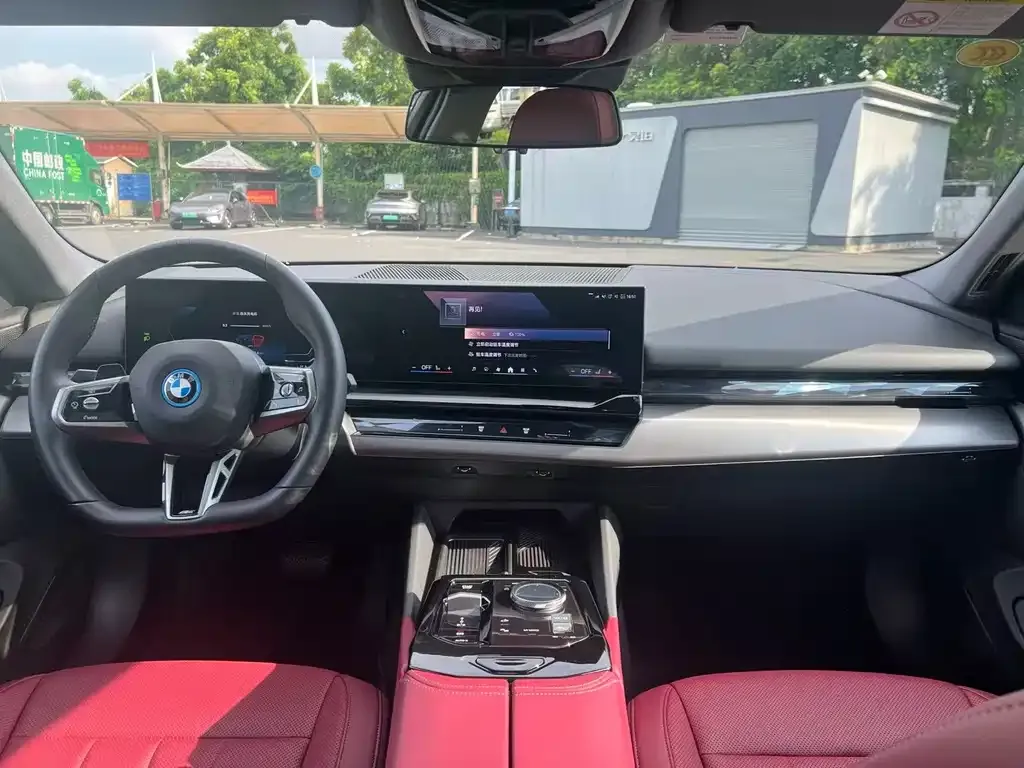 BMW i5 — фото 3
