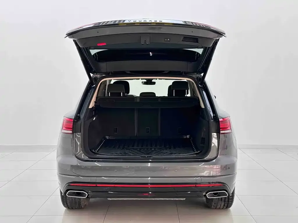Volkswagen Touareg — фото 3