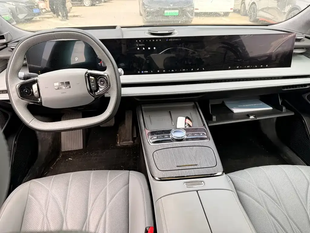 Geely Galaxy E8 — фото 3