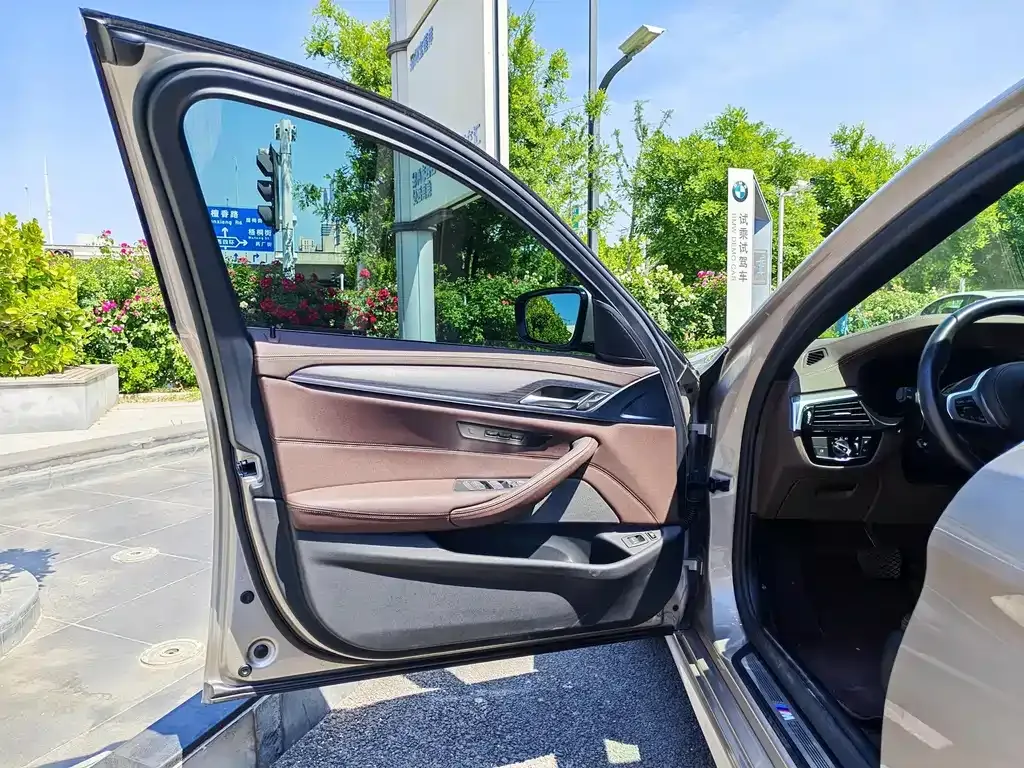 BMW 5 Series New Energy — фото 4