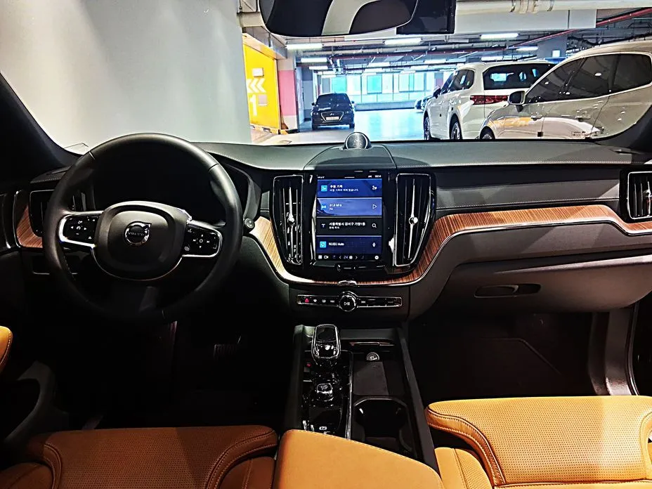 Volvo XC60 — фото 4