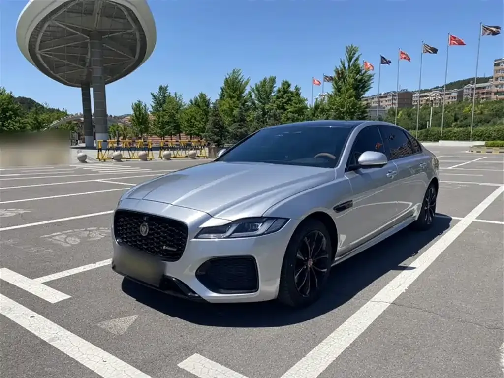 Jaguar XFL — фото 1