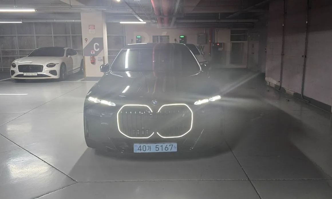 BMW i7 — фото 2