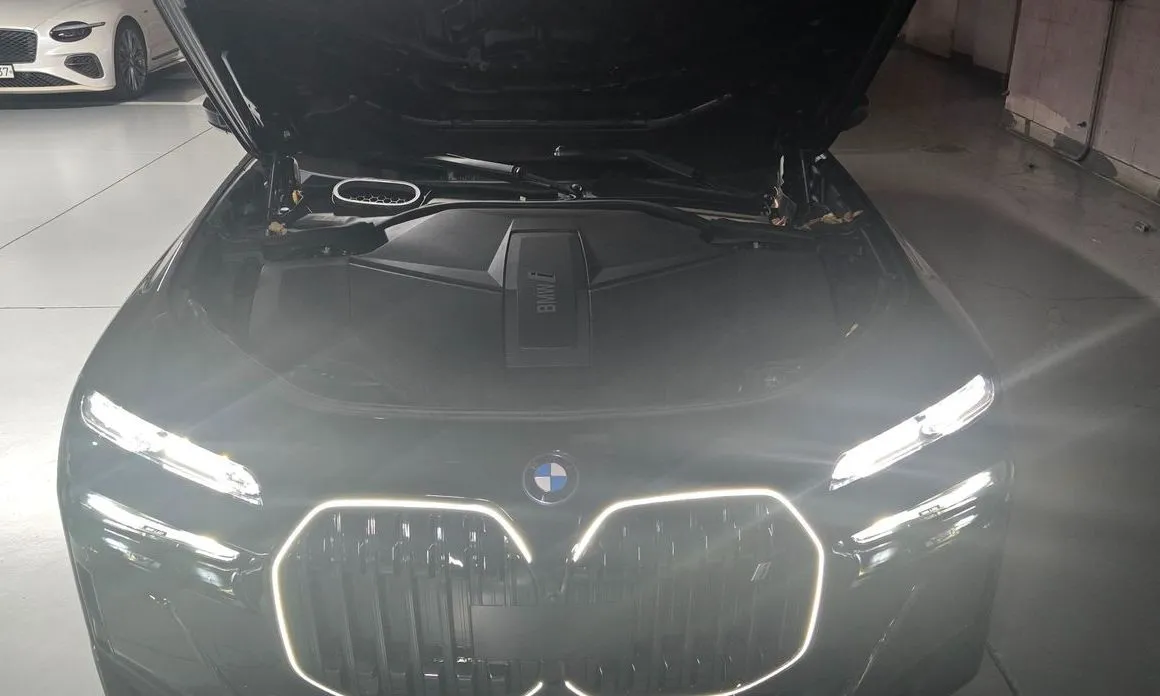 BMW i7 — фото 4