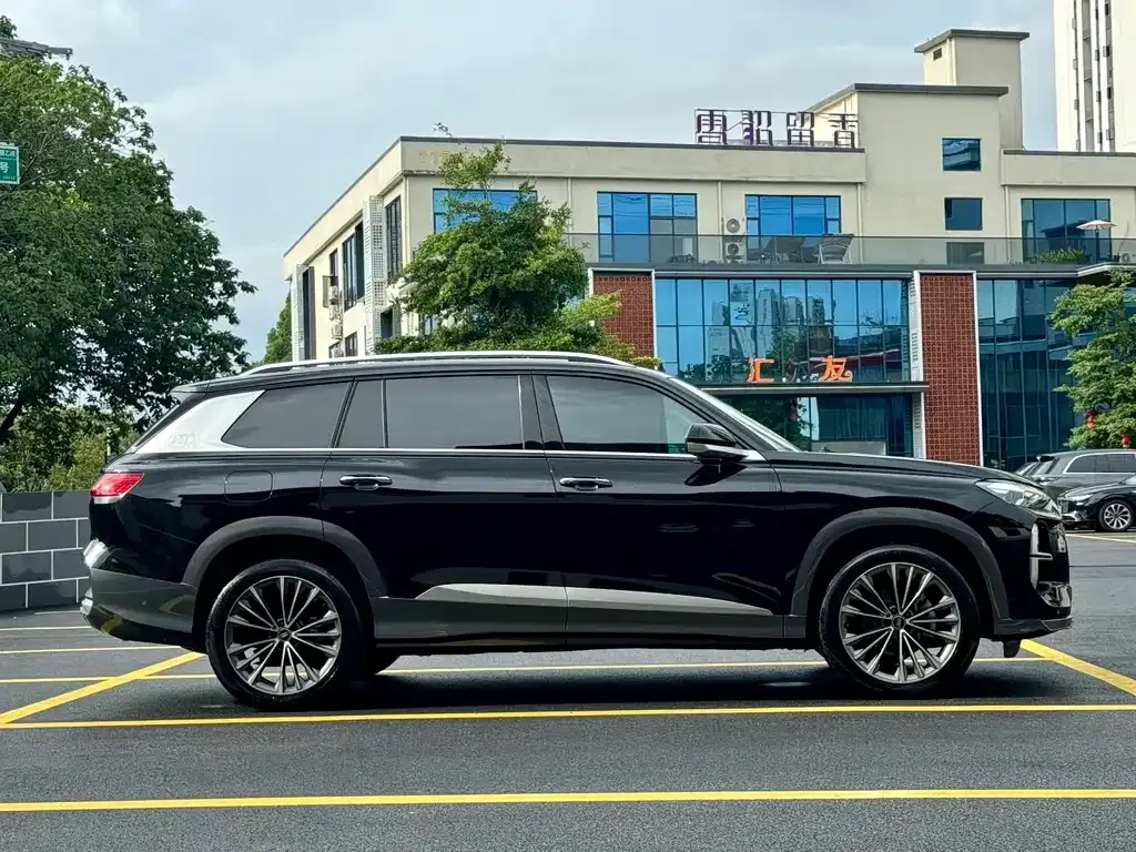 Audi Q6 — фото 7