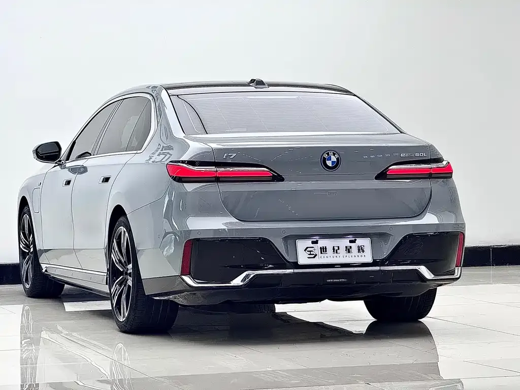 BMW i7 — фото 3