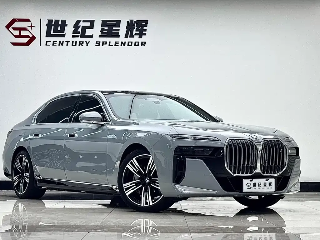 BMW i7 — фото 9