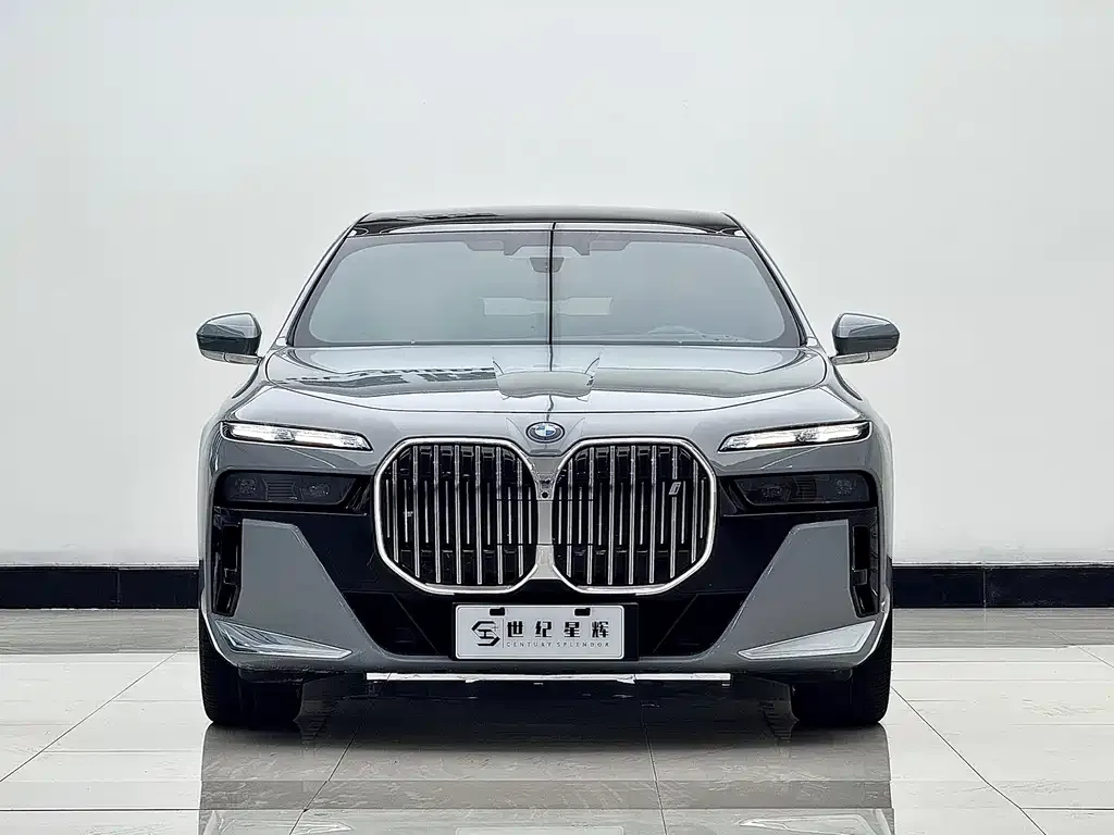BMW i7 — фото 2