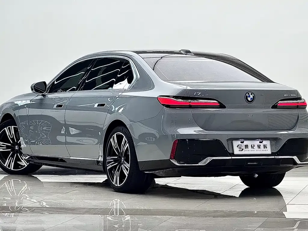 BMW i7 — фото 6