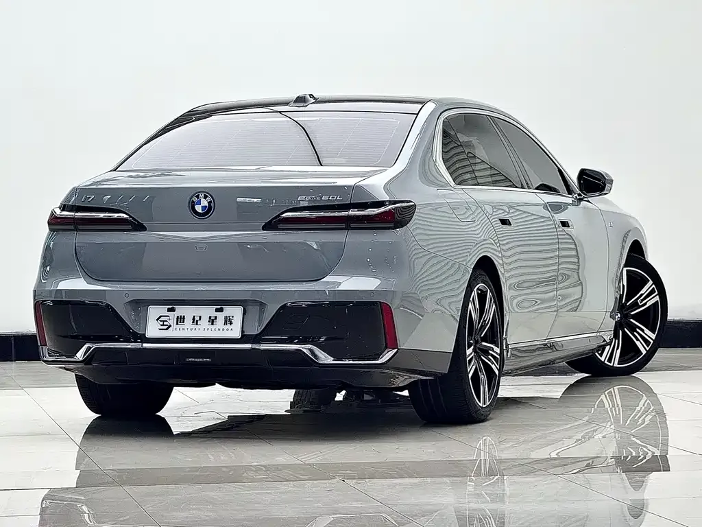BMW i7 — фото 8