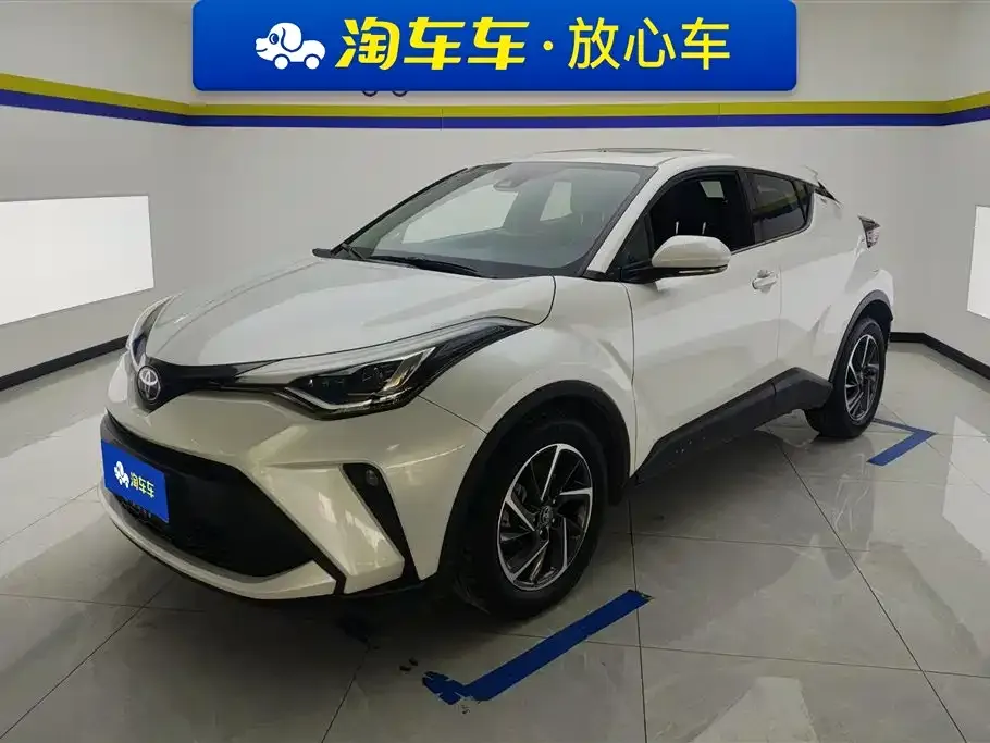 Toyota C-HR — фото 1