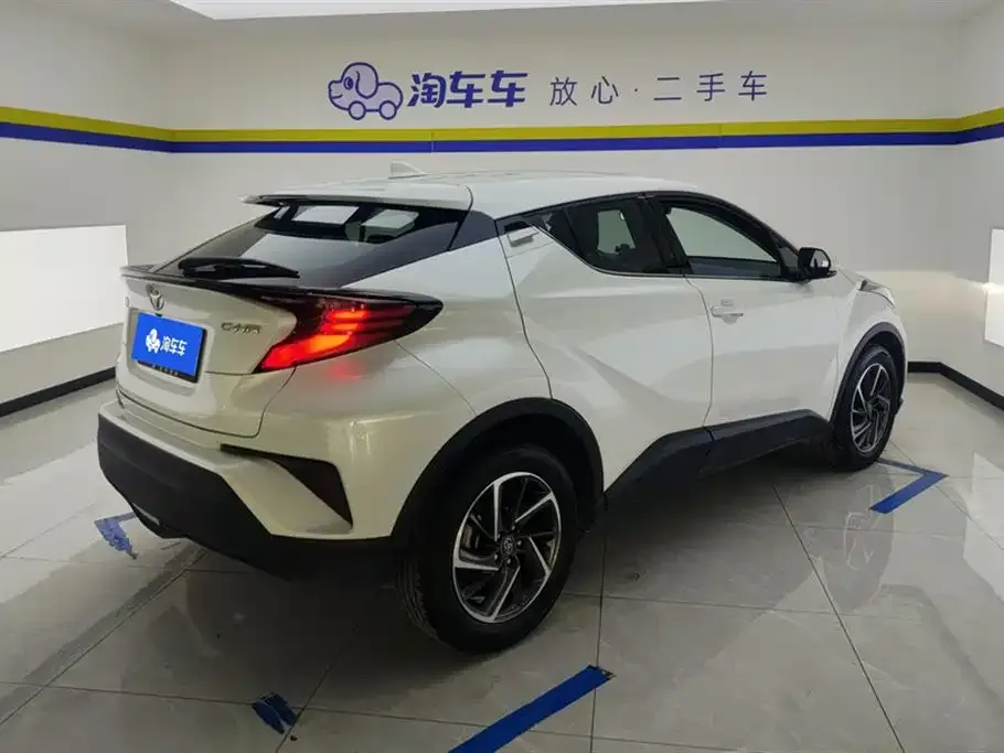 Toyota C-HR — фото 3