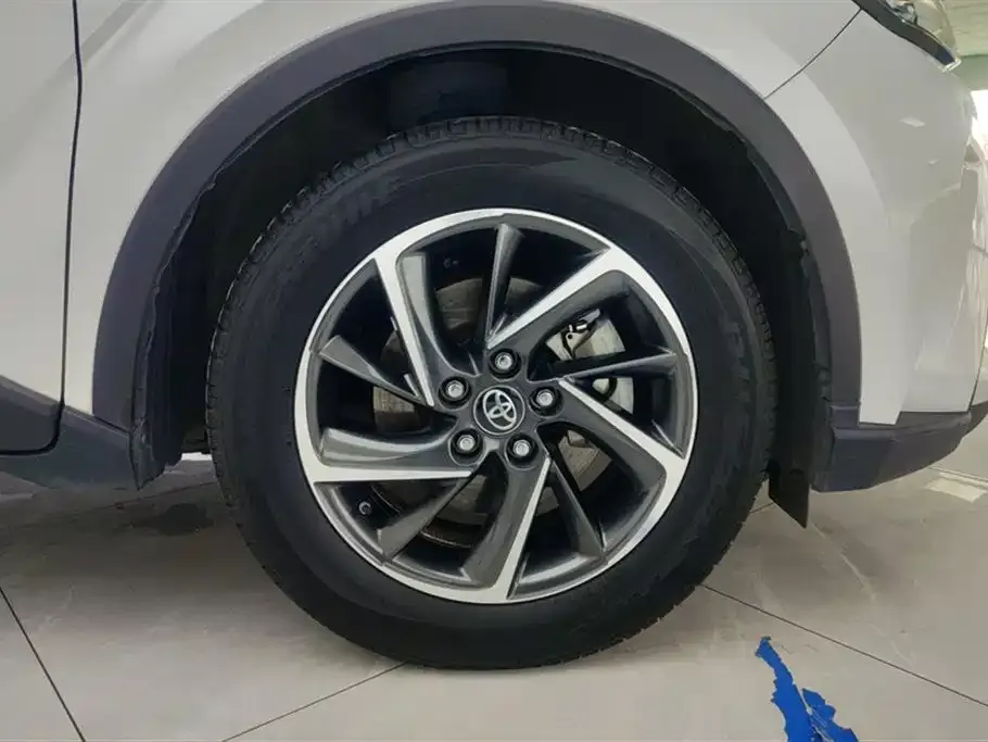 Toyota C-HR — фото 4