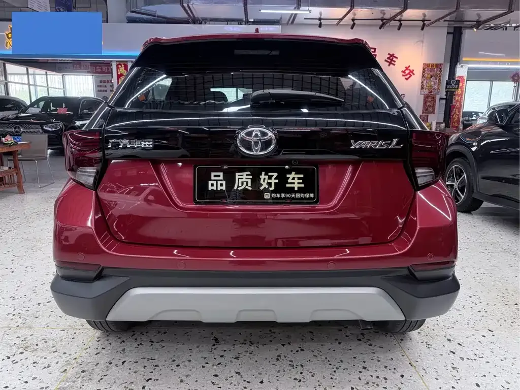 Toyota Yaris L — фото 8