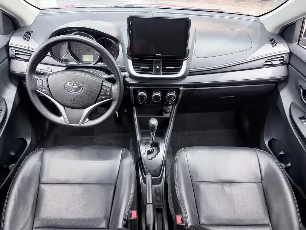 Toyota Yaris L — фото 7